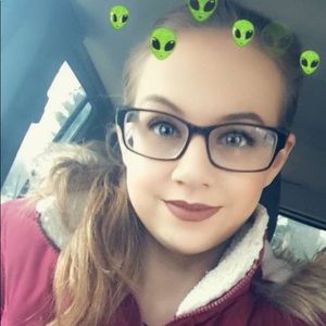 Meet your Posher, Kelli